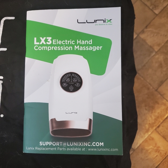 Used but in perfect condition Lunix LX3 black hand massager - Picture 2 of 5